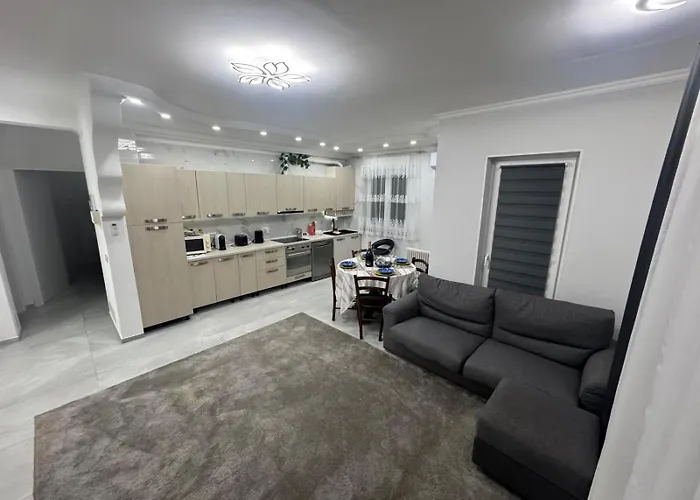 Leomar Apartment *